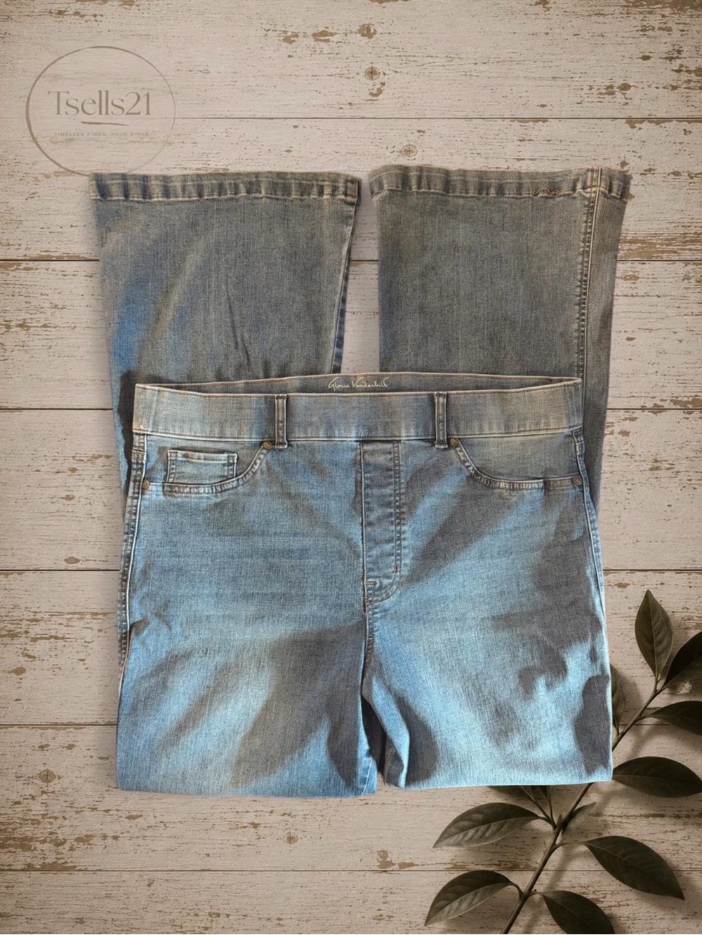 Gloria Vanderbilt Shape Effect Pull-On High Rise Flare Jeans - Size 18